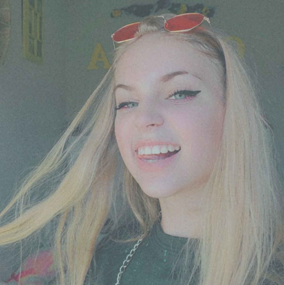 Meet your Posher, Olivia